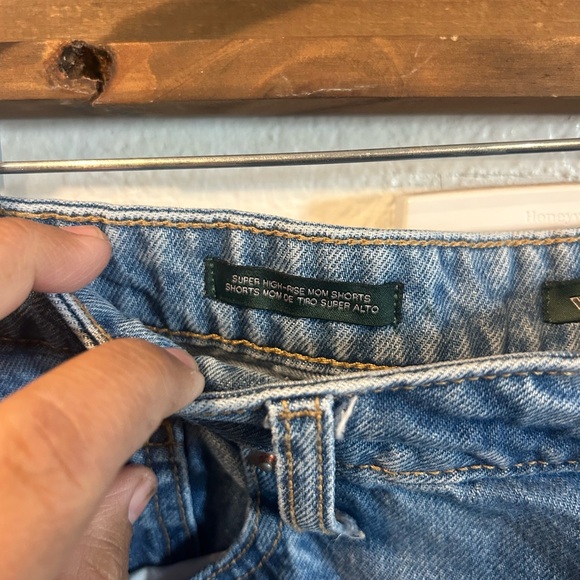 Wild Fable Womens Blue Denim Shorts High Rise Mom Size 18/34R (1326) - Picture 4 of 8